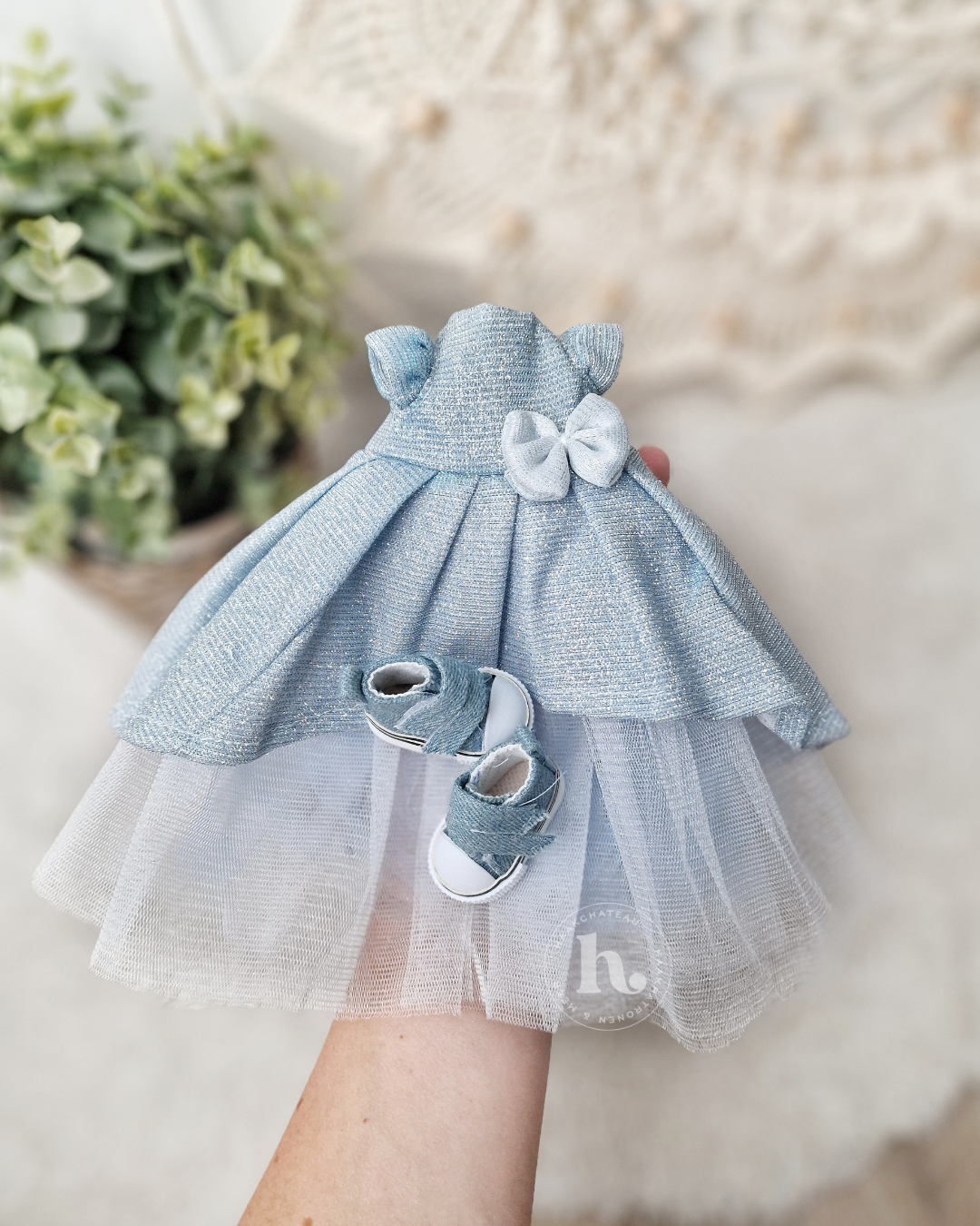 Haakpakket Pop Tess met poppenhaar pruik & kleding set: Licht blauwe jurk