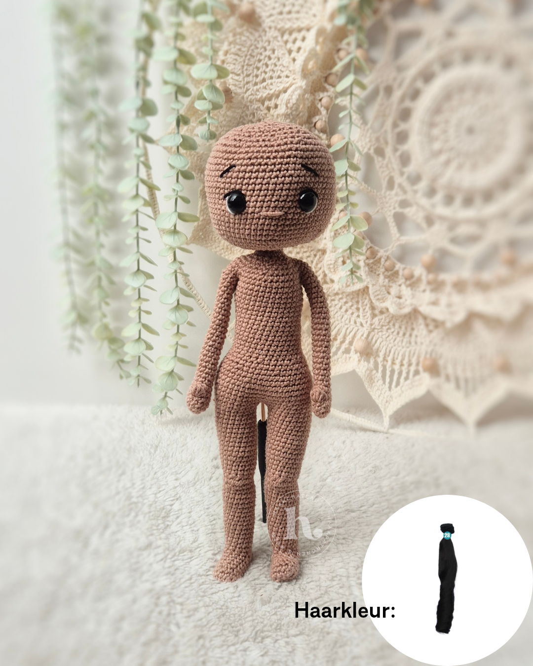 Haakpakket Pop Tess met poppenhaar pruik & kleding set: Licht blauwe jurk