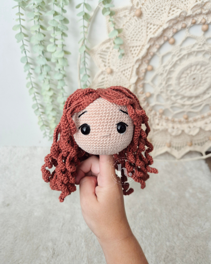 Haakpakket Pop Tess met gehaakte pruik & kleding set: Gestreepte Jurk