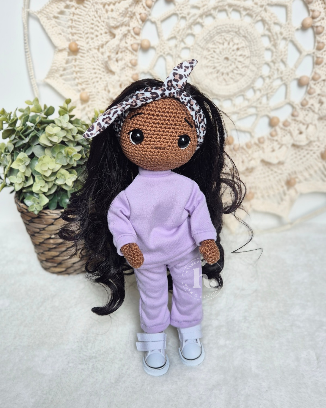 Haakpakket Pop Tess met poppenhaar pruik & kleding set: Paars Trainingspak