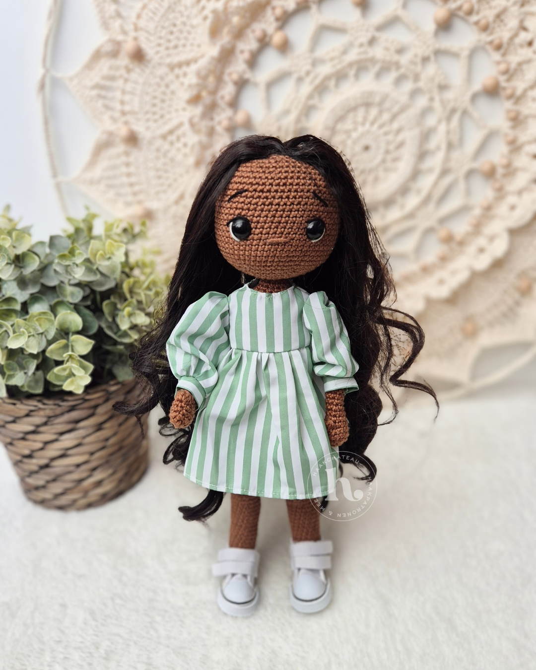 Haakpakket Pop Tess met poppenhaar pruik & kleding set: Gestreepte Jurk